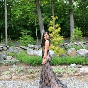 Elegant Black Lace Prom Dress